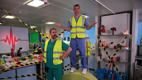 אאוץ_-עונה-7-פרק-84