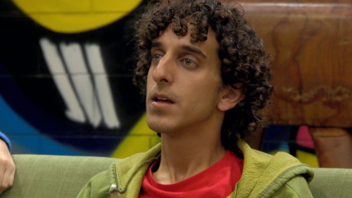 גרעינים - עונה 1 פרק 18